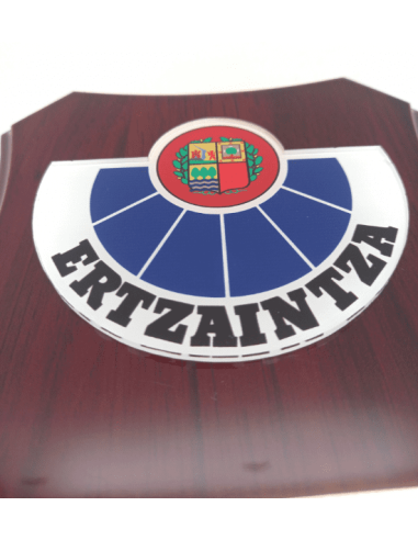 Metopa de Ertzainza, Regalo obsequio reconocimiento para la Ertzaintza