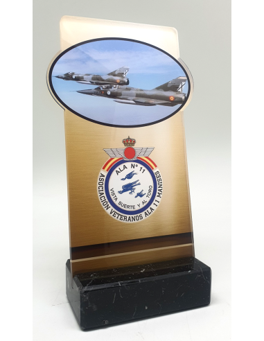 Trofeo de metacrilato disponible en todos los deportes