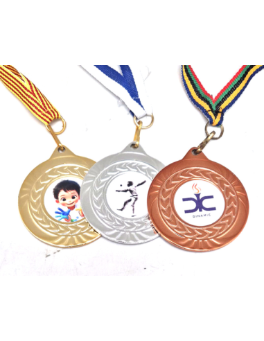 Medalla personalizada y económica con diseño de copa