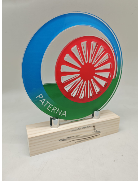 Trofeos de metacrilato deportivos personalizados con peana de madera