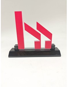 Trofeo de Metacrilato Rojo con Peana de Cristal Negro Personalizado