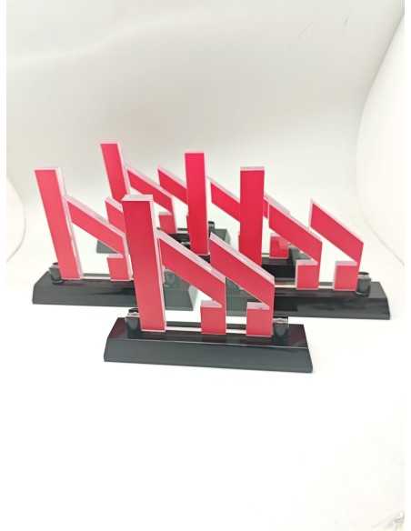Trofeo de Metacrilato Rojo con Peana de Cristal Negro Personalizado