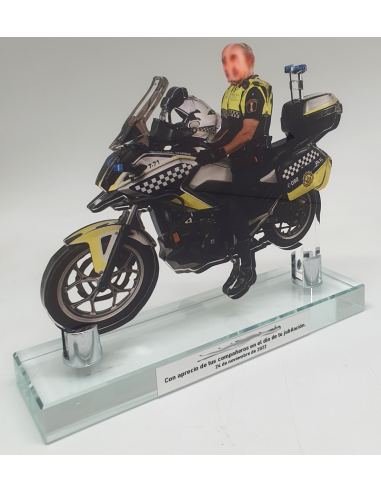 Trofeos de ciclismo y motociclismo personalizados