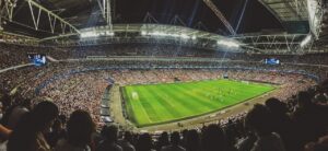 Estadio de futbol visto desde el público