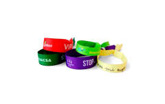 Pulseras, lanyard y acreditaciones