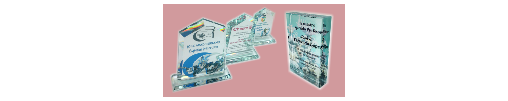 Metacrilato y Cristal a Color: Personaliza Tus Trofeos